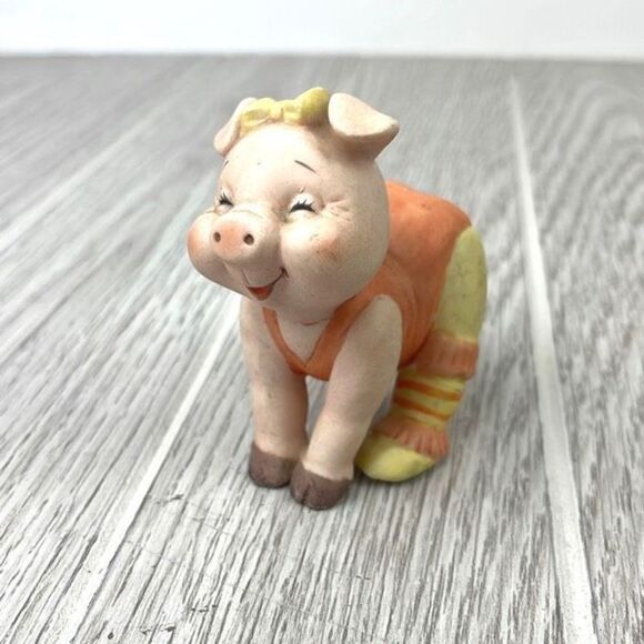 George Good Ceramic Pig Figurine Warm Up Stretching Aerobics - Picture 1 of 8